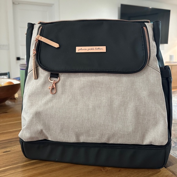 Pivot Pack in sand/black - Picture 1 of 3